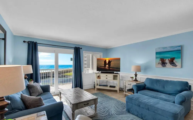 Holiday Surf and Racquet Club 319