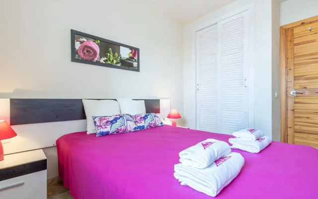 Apartment in Empuriabrava With Sea Views