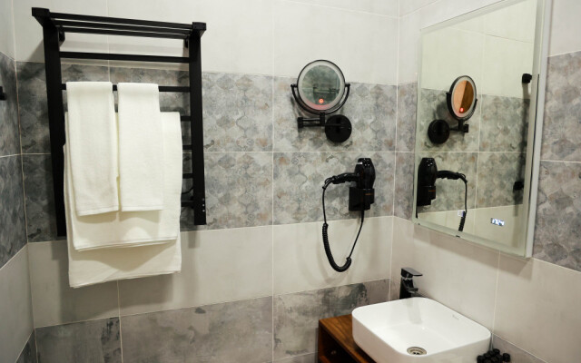 Regal Hotel by Grand