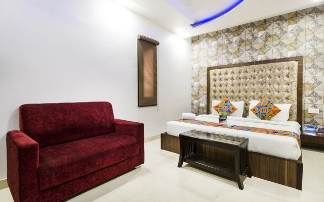 OYO Flagship 29074 Golden Temple Road