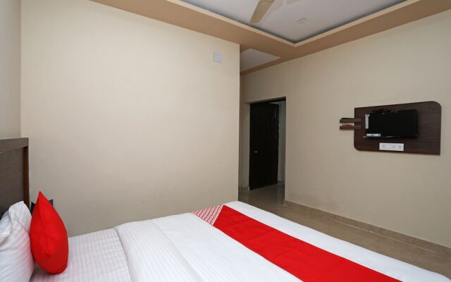 OYO 22955 Hotel Manorama
