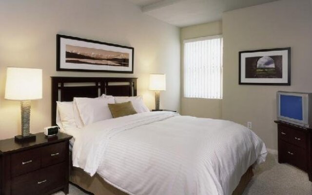 Oakwood At 1600 Glenarm Place