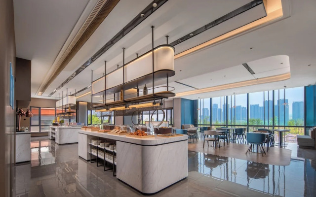 Holiday Inn Express Qingdao City Balcony by IHG