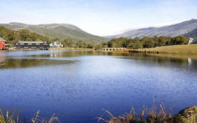 Oaks Lake Crackenback Resort