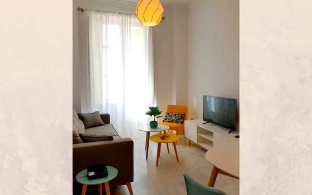 Renthas Perchel Apartment
