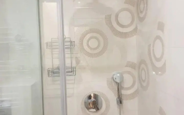 Luxury 2 bedroom,2 bathroom apart ,free parking