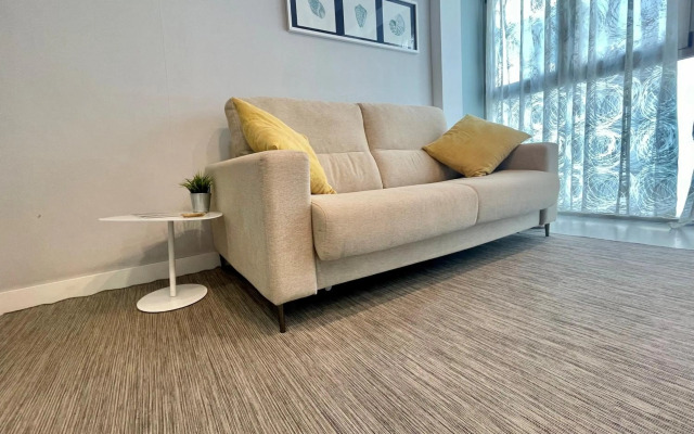 Hierro 19 Las Canteras Beach. Parking Available