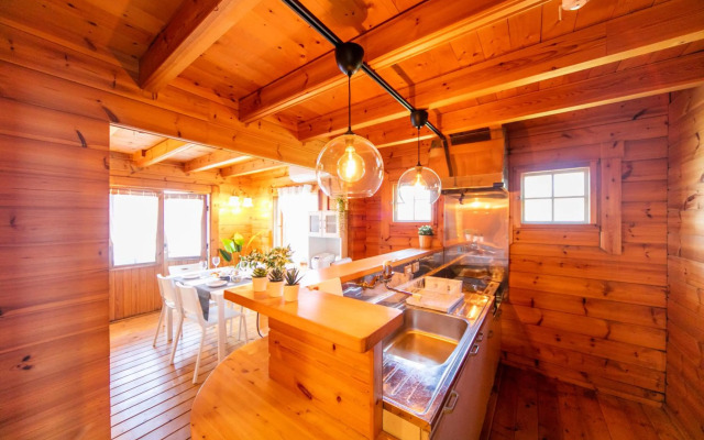 Awaji Seaside Log house in Goshiki