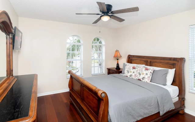 New Ownership 7BR Close to Disney