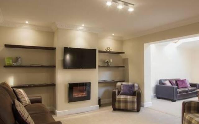 Arosfa Emlyn Country House