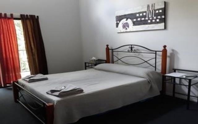 Speewah Country Tavern – Guest Rooms – Speewah