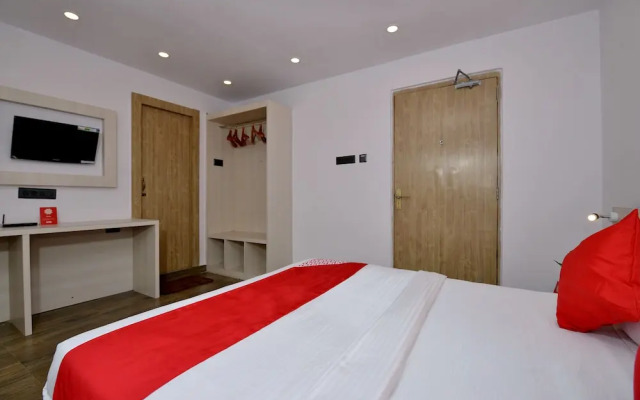 OYO Townhouse 539 Transit Express