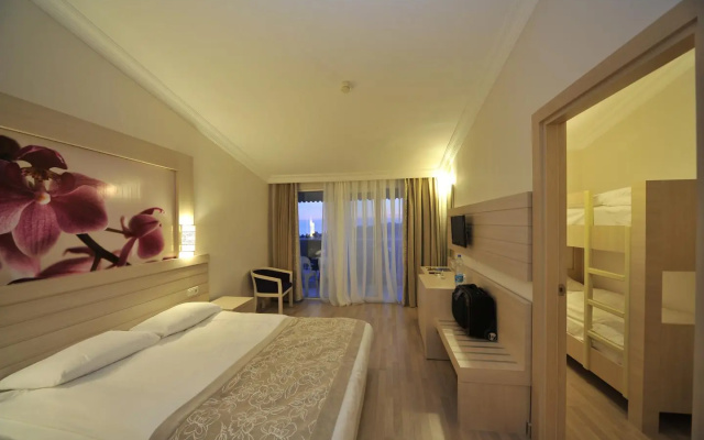 Seaden Corolla Hotel