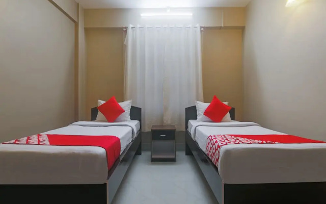 Oyo 18528 Field Residency Inn