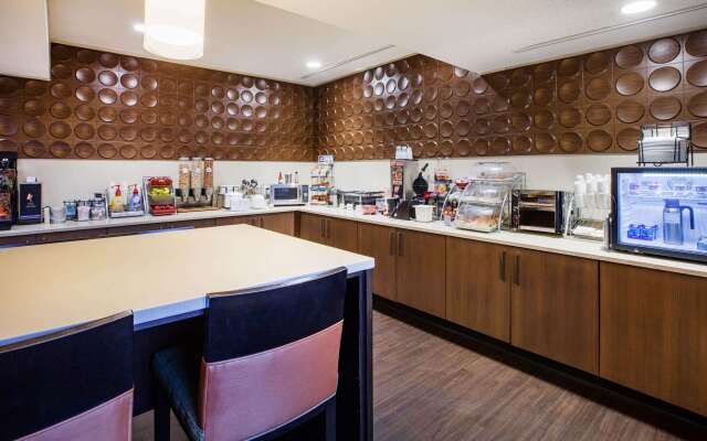 Wingate by Wyndham Roseville/Detroit