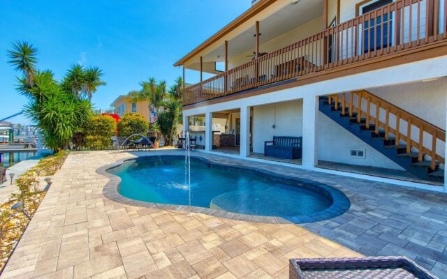 On The Rocks 6 Bedroom Home by Redawning