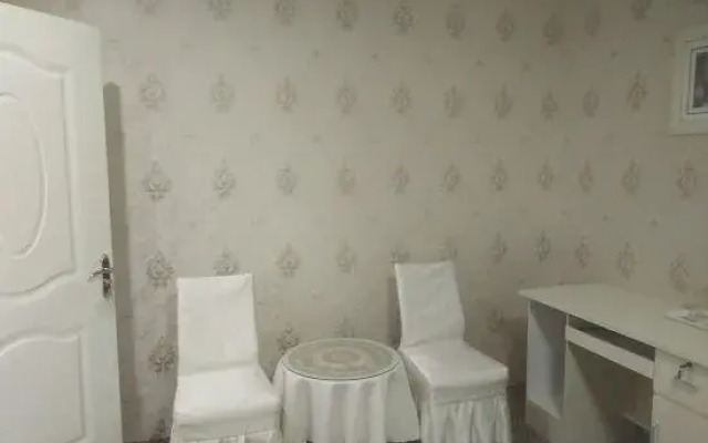 Huaxing Business Hotel