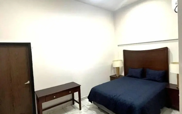 La frontera suites motel