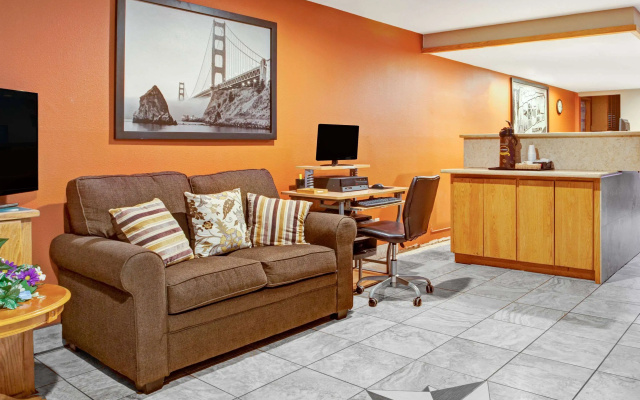 Super 8 by Wyndham Albany/Corvallis