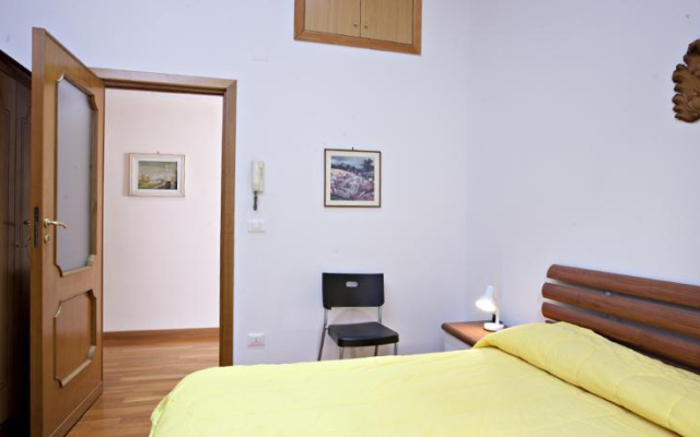 Santacroce Halldis Apartment