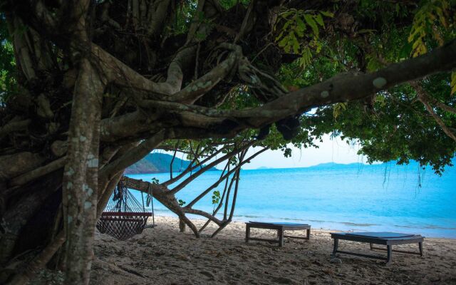 The Tropical Beach Resort