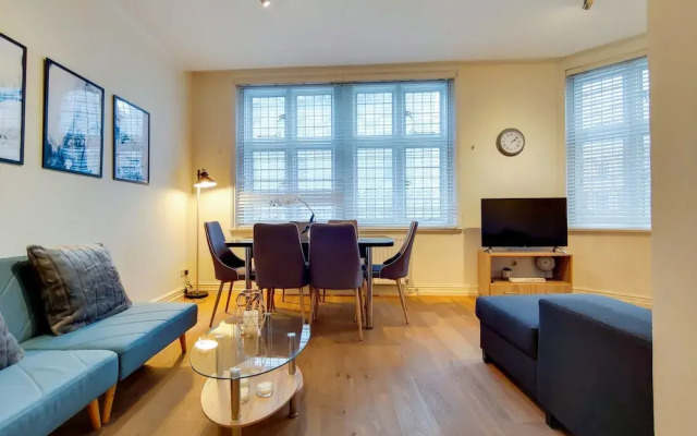 Modern 2 Bed & 2 Bath- Leicester Square