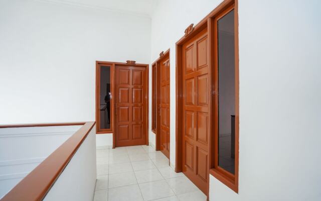 OYO 1281 Home Stay 83