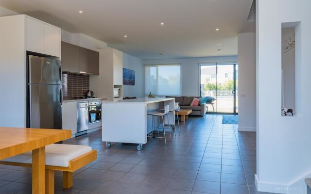 Poolside 3 Bedroom Condo