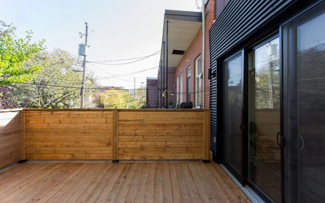 Brand New 3 Bedroom With Rooftop Patio