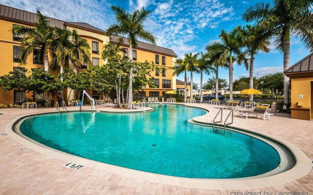 Holiday Inn St. Petersburg West by IHG