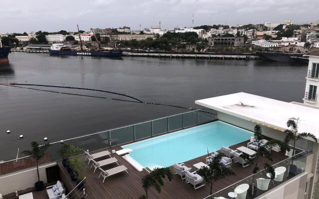 Luxury Apartment at Riviera Colonial