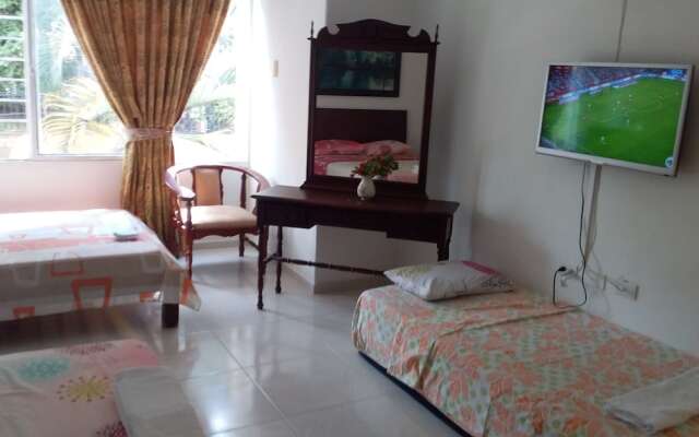 Hostal Casa Del Gato Cali