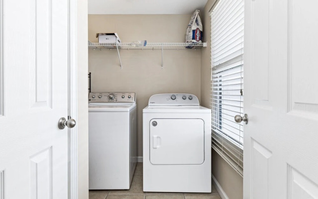 Beachfront Windemere Condos by Hosteeva