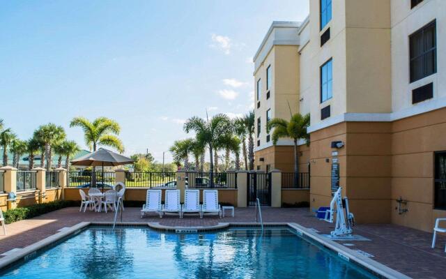 Comfort Suites Vero Beach I-95