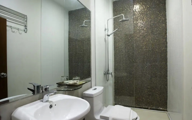 White Residence Hotel & Apartment