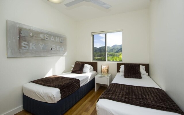 Beachside Apartment 10
