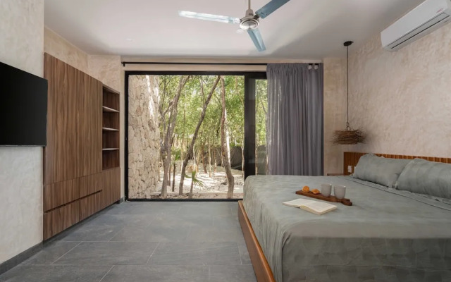 Twelve O’Clock Luxury Villas