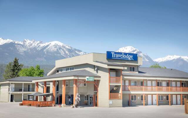 Travelodge by Wyndham Golden Sportsman Lodge
