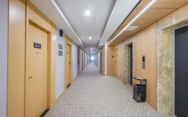 Atour Light House Hotel