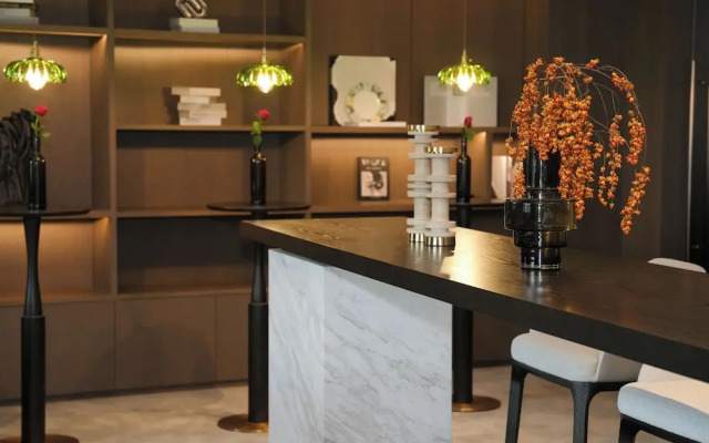 Yuexiu Hotel Guangzhou, Curio Collection by Hilton