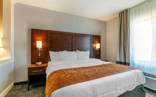 Comfort Suites North Tupelo