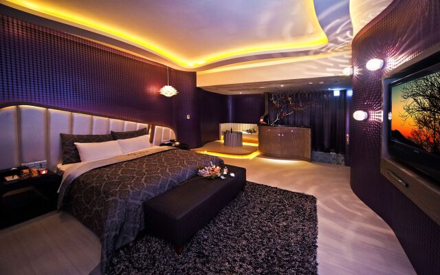 Xintiandi Motel