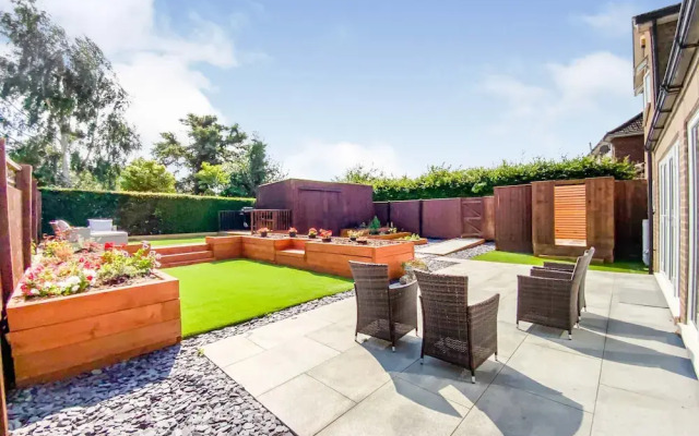 Remarkable 4-bed House in Boston
