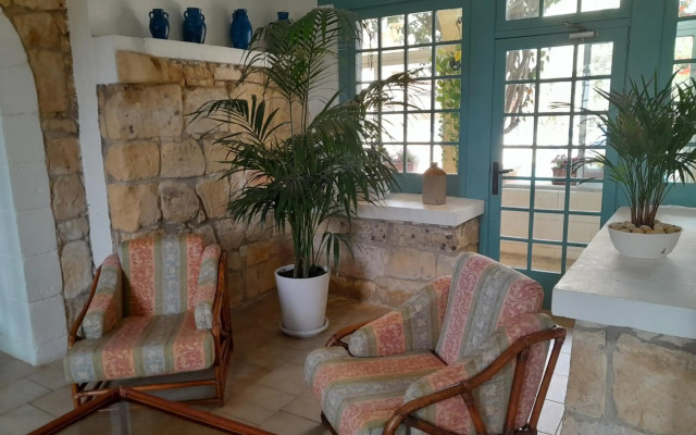 Cornucopia Hotel