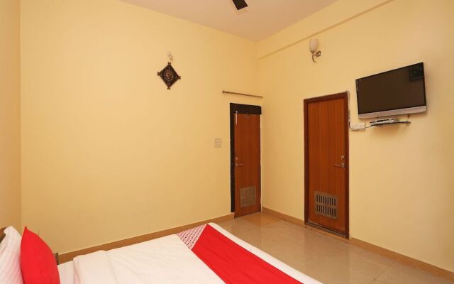 Oyo 24097 Hotel Gangotri