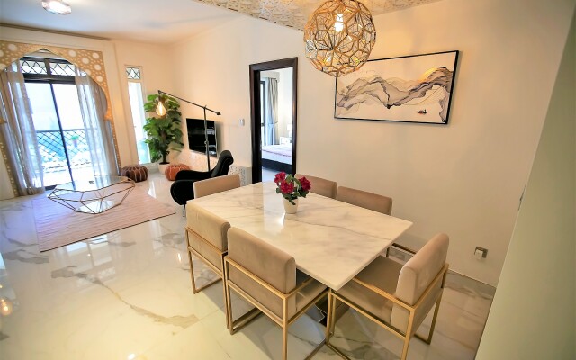Amazing 2 bedroom with terrace  Downtown Dubai