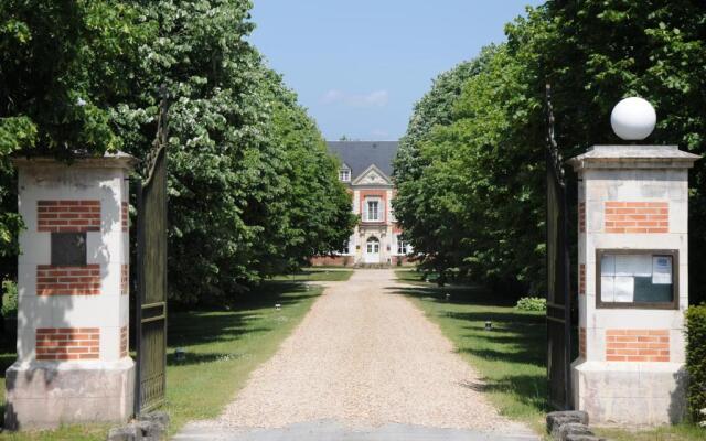 Logis Le Domaine De Valaudran