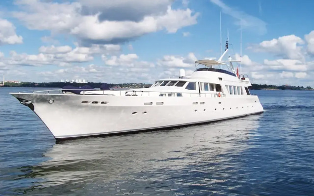 United Spirit Yacht