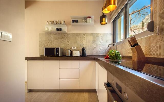 2MONTENEGRO LIMETA APARTMENTS with pool