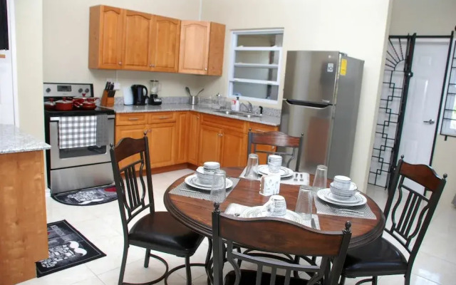 The Discovery Bay Lux Apartment